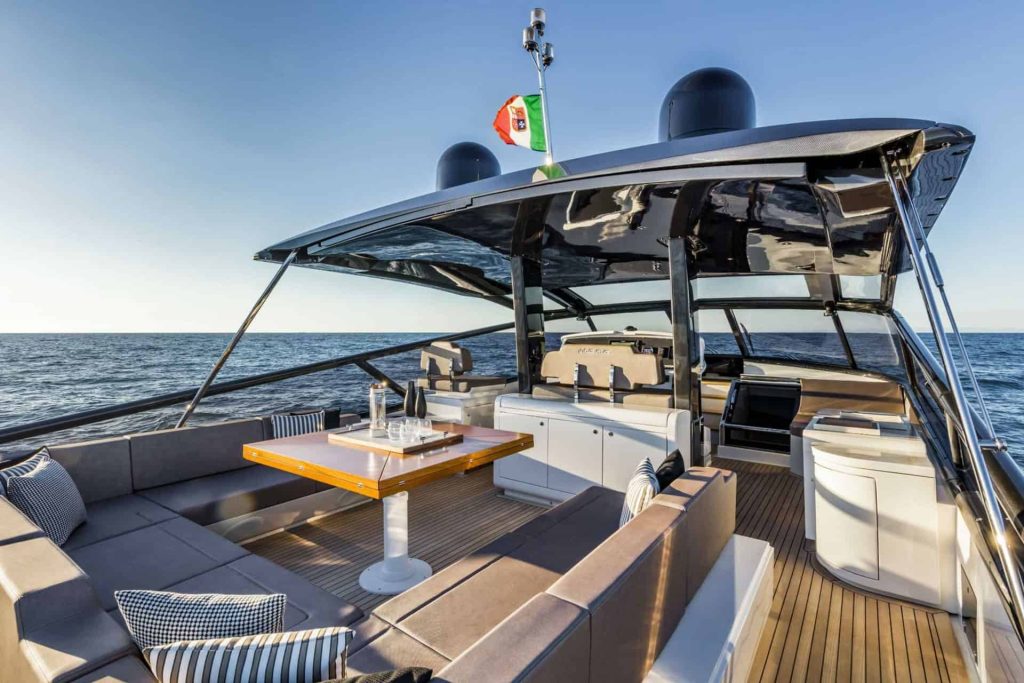 This is photo of a Itama's 75 fly