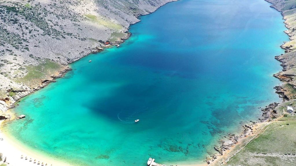 Ovo je fotografija uvala vela luka otok krk