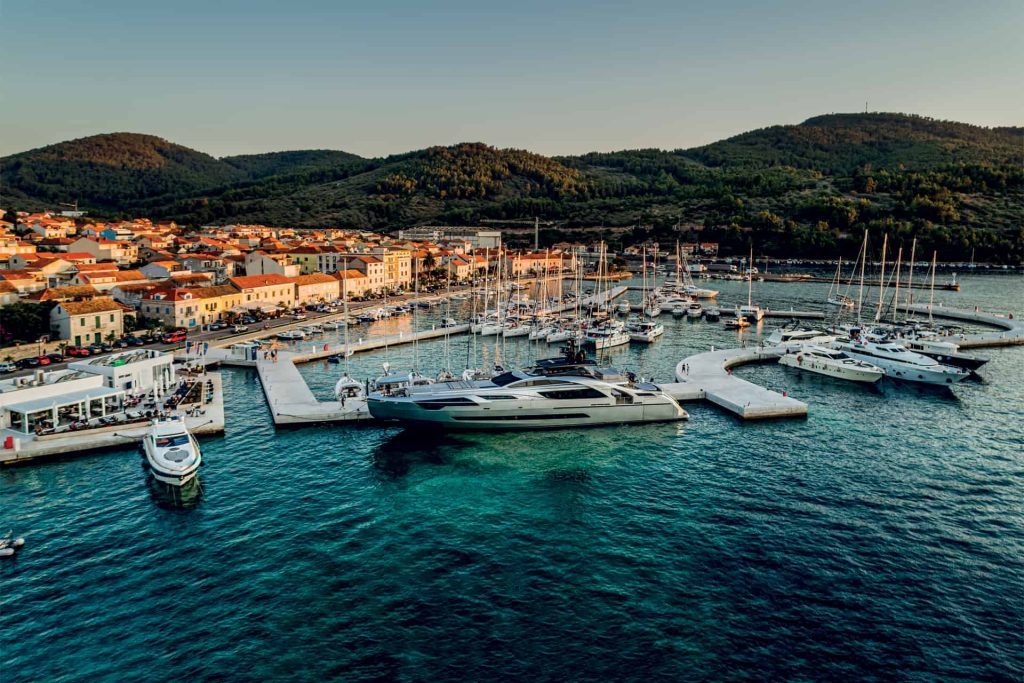 This is picture of yacht at marina