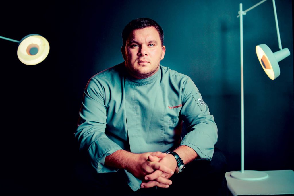 This is photo of a chef teo Ivanišević Croeat