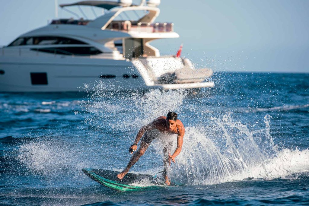 This is photo of a electric surfboard Radinn