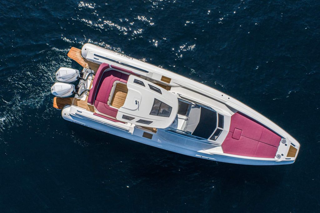 This is photo of a Lomac new GranTurismo 11.0