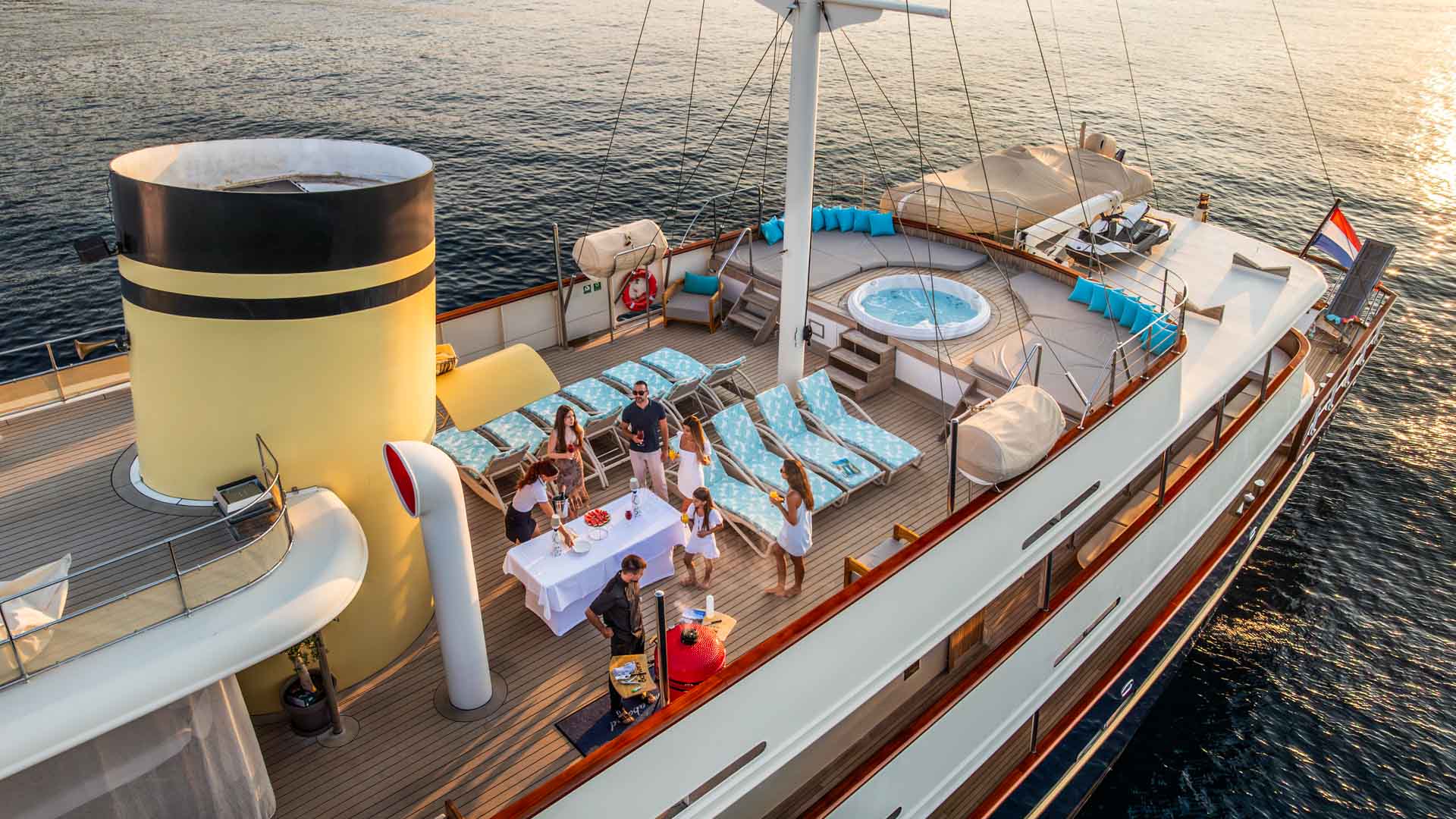 Sun deck