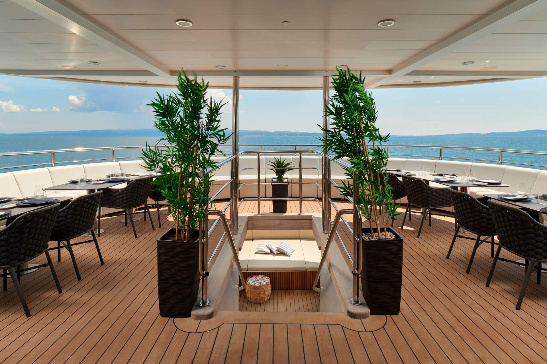 Upper deck aft