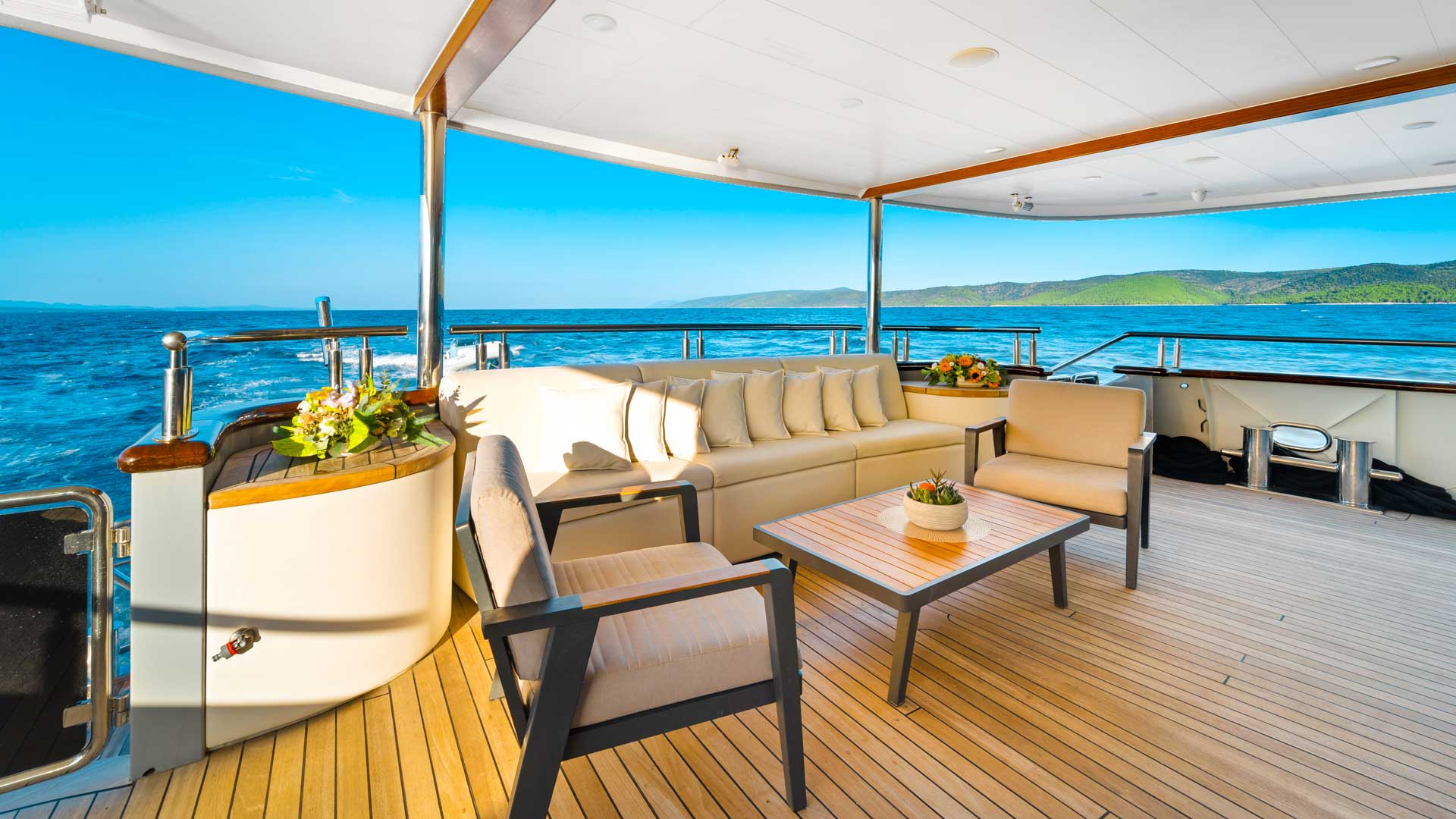 Freedom outdoor lounge area