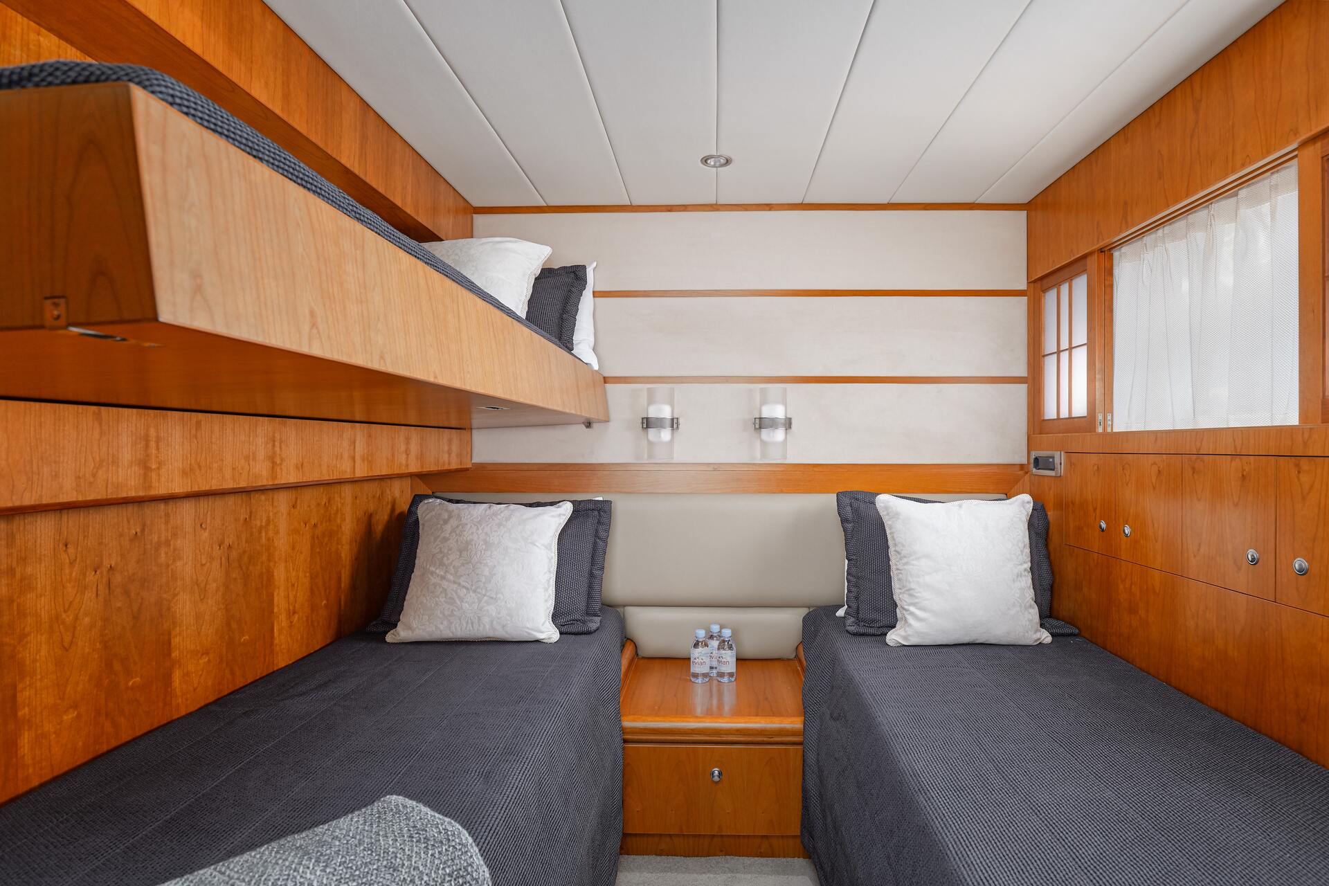 Twin cabin