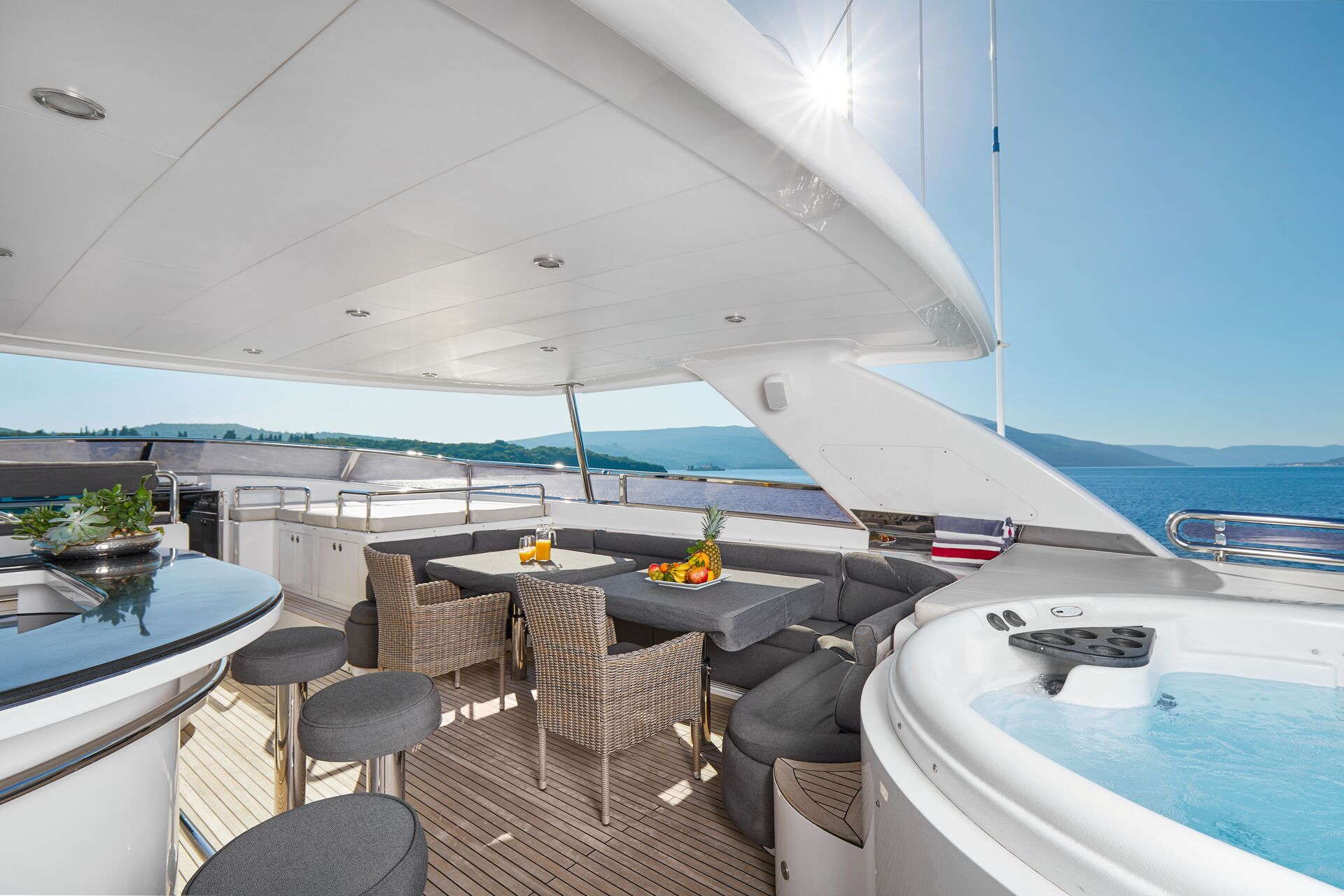 Upper deck&nbsp;