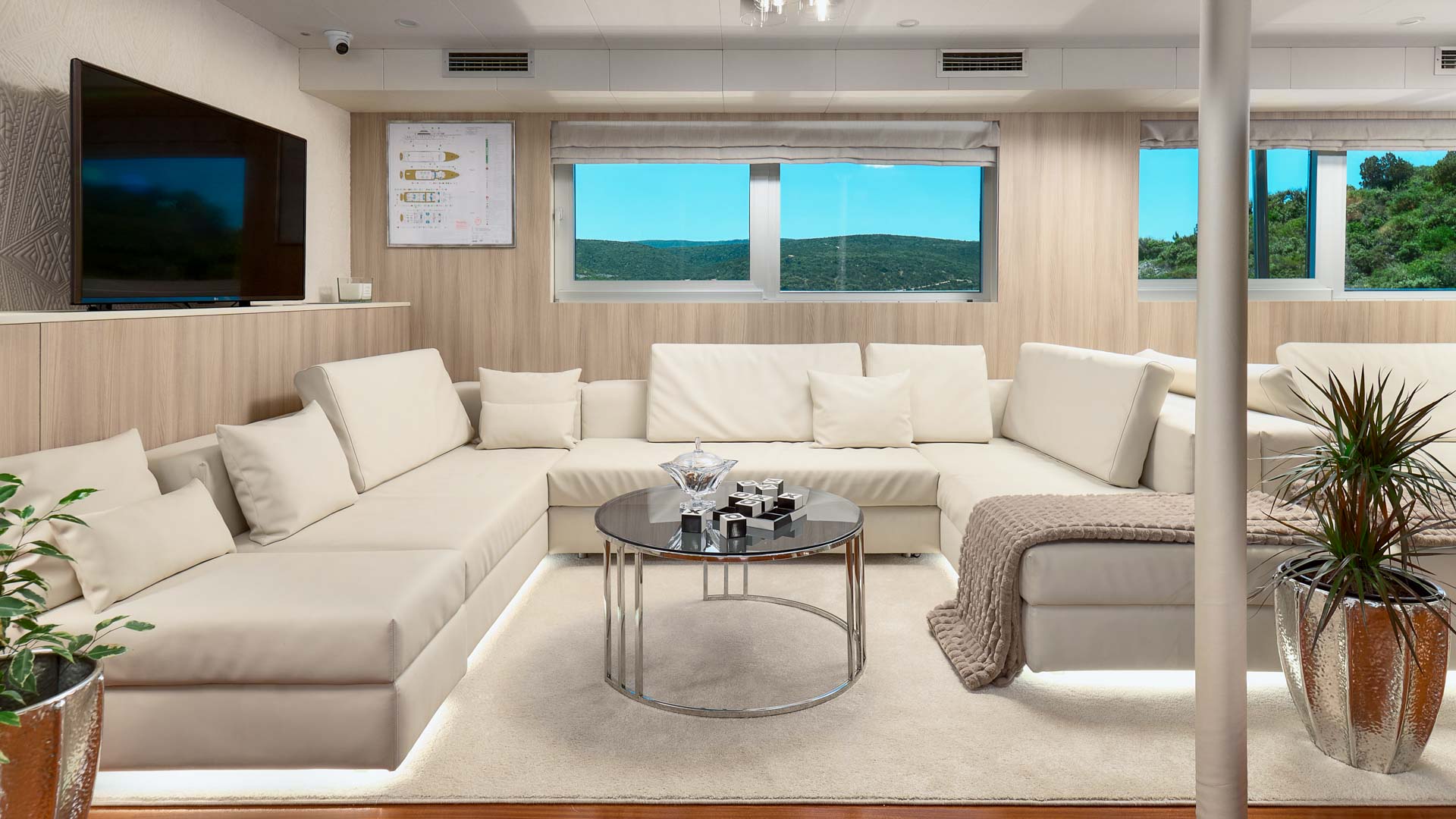 Cristal interior lounge