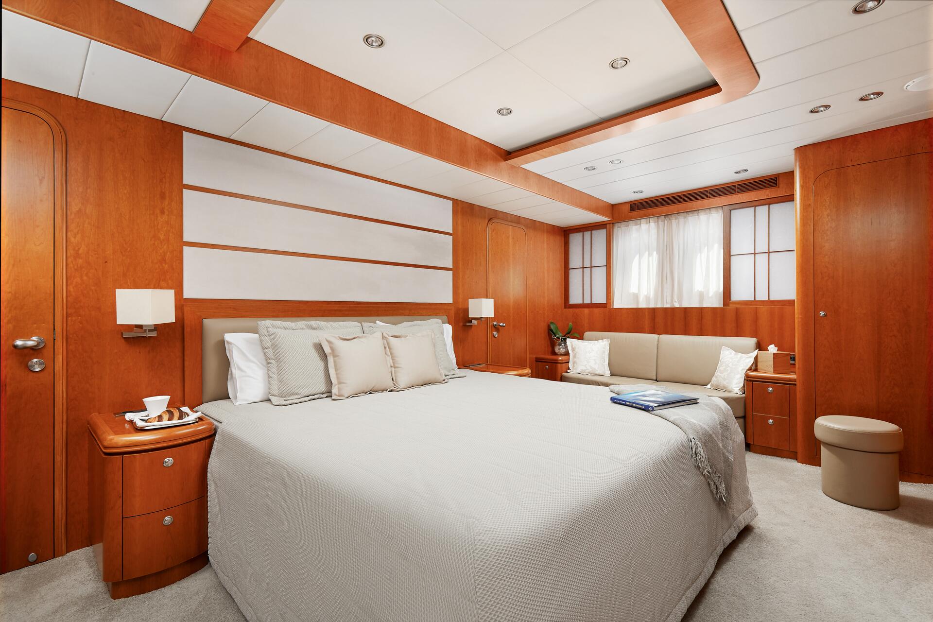Double cabin
