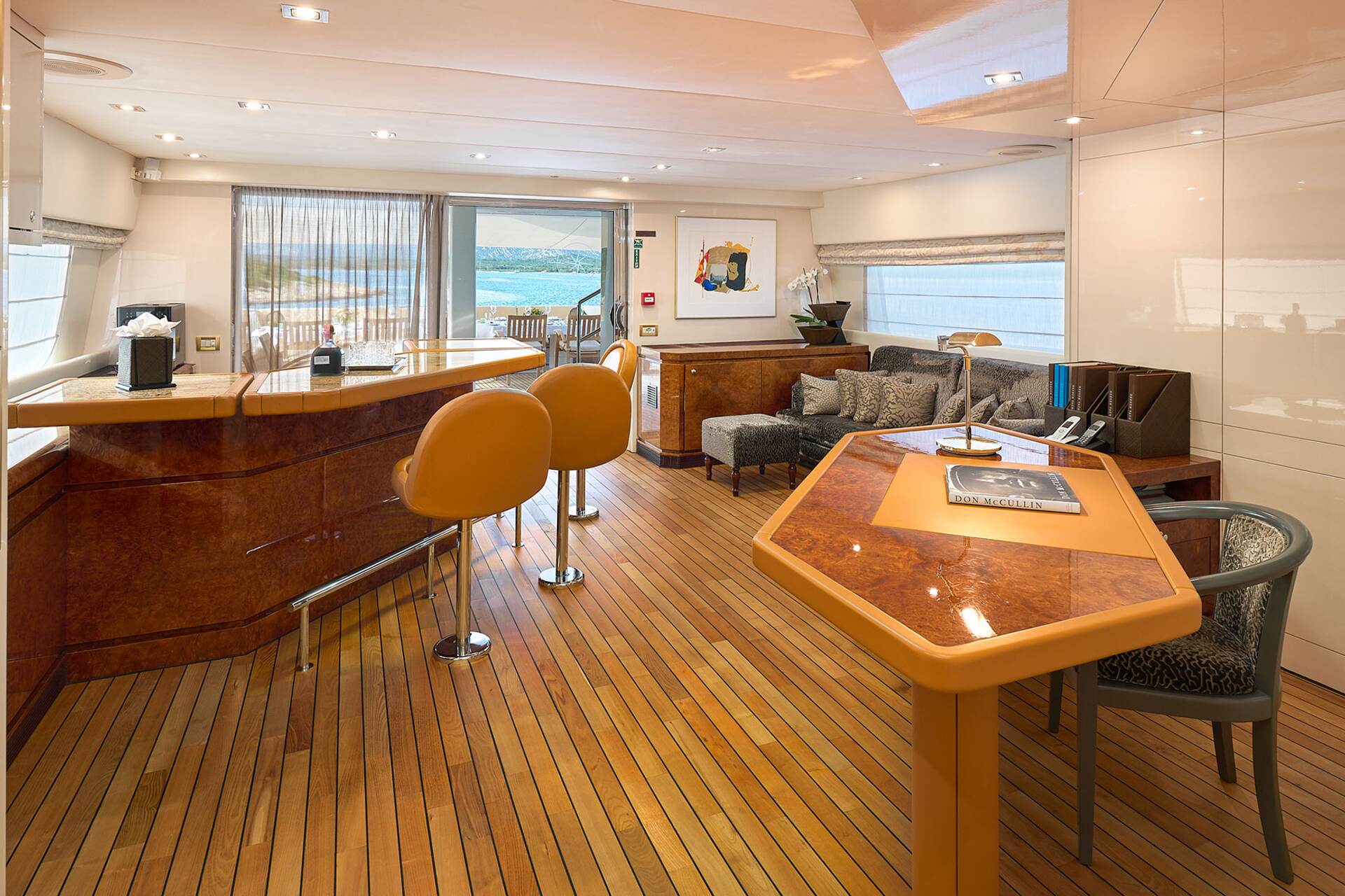 Bar and relax area