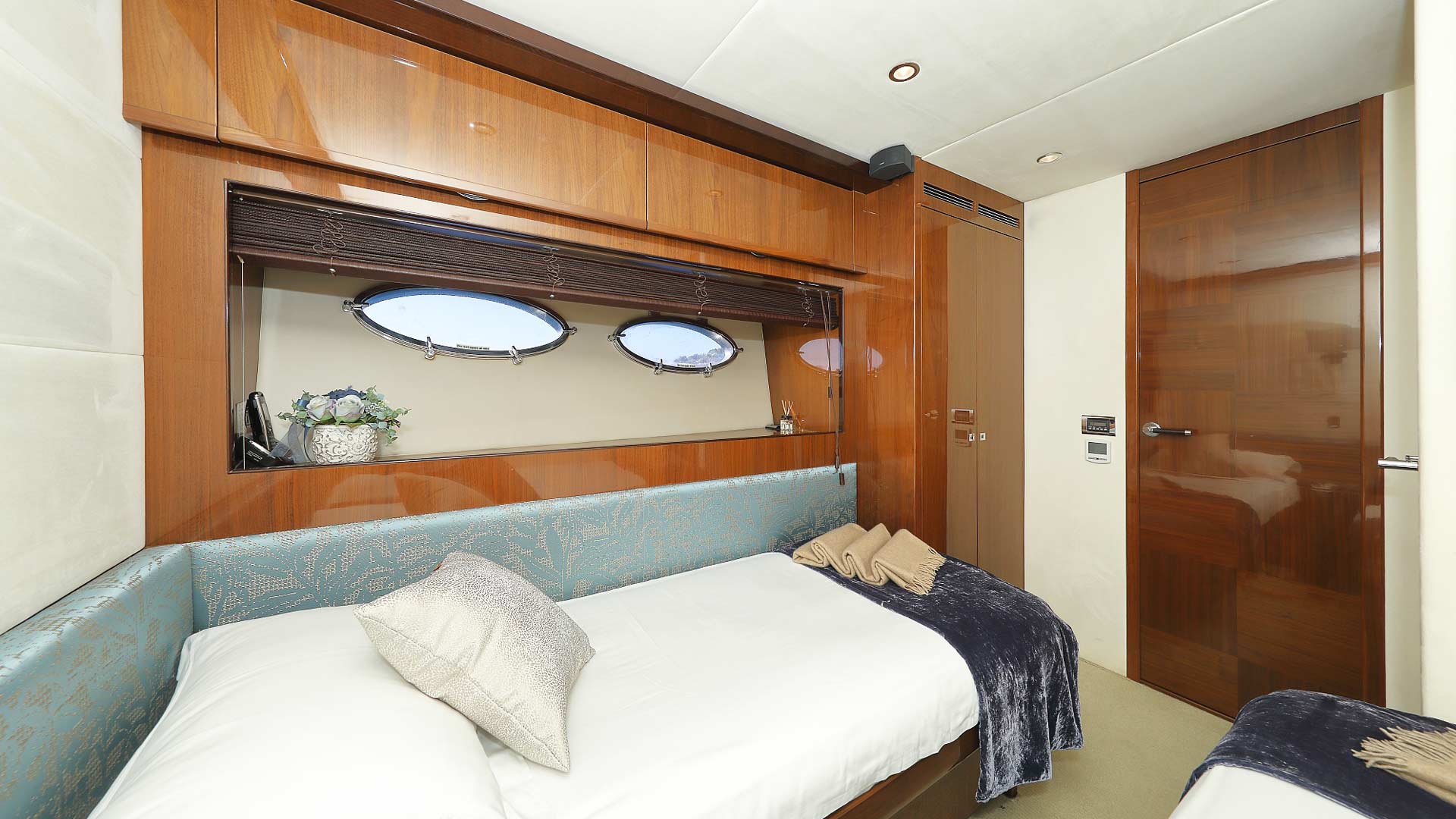 Convertible cabin