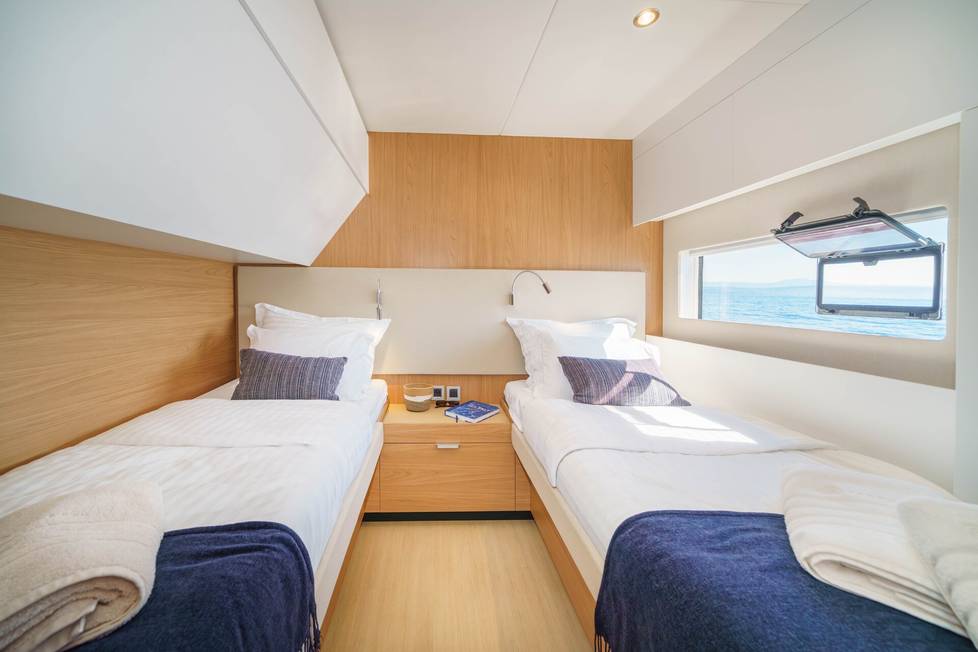 Farben twin bed cabin