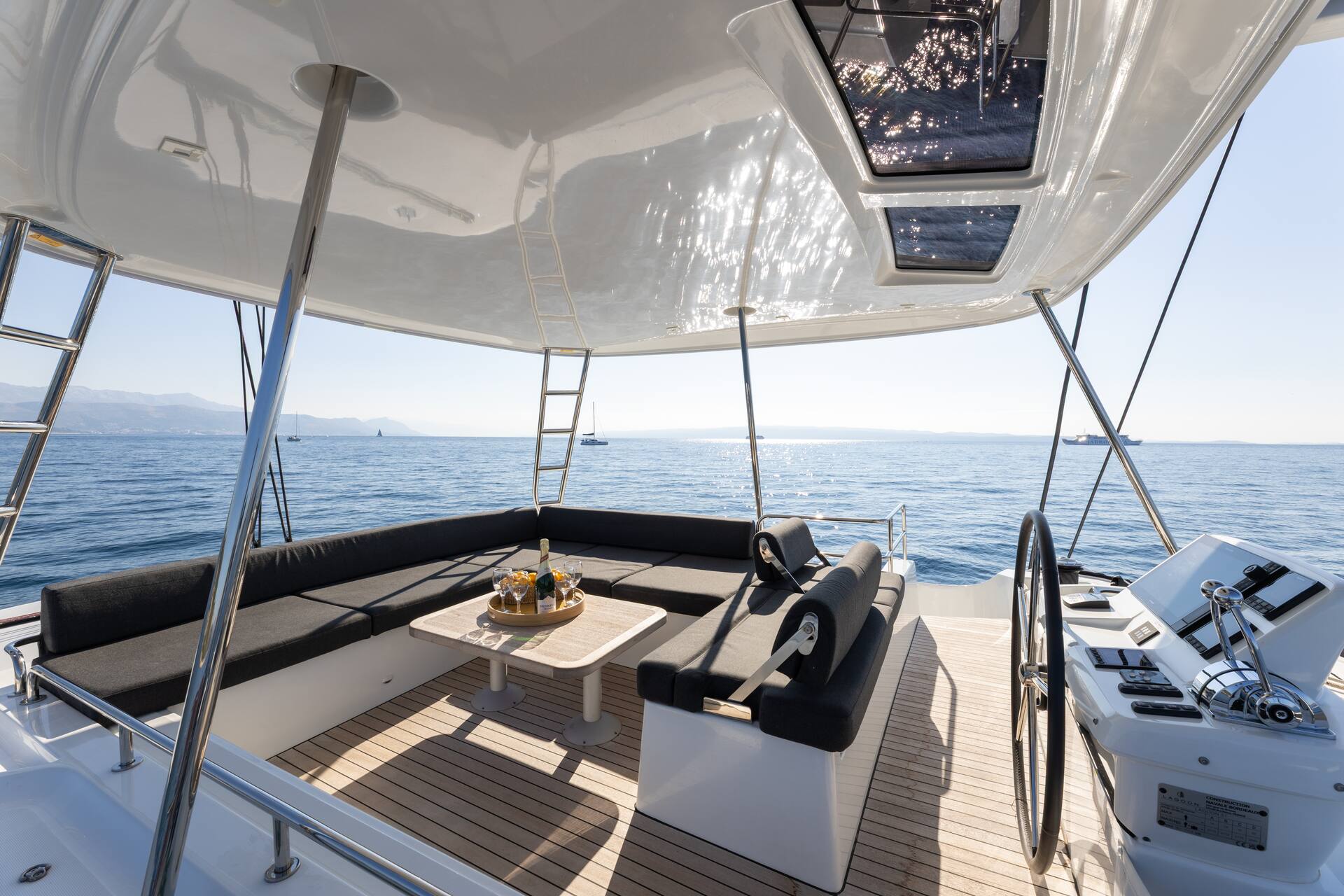 Upper deck