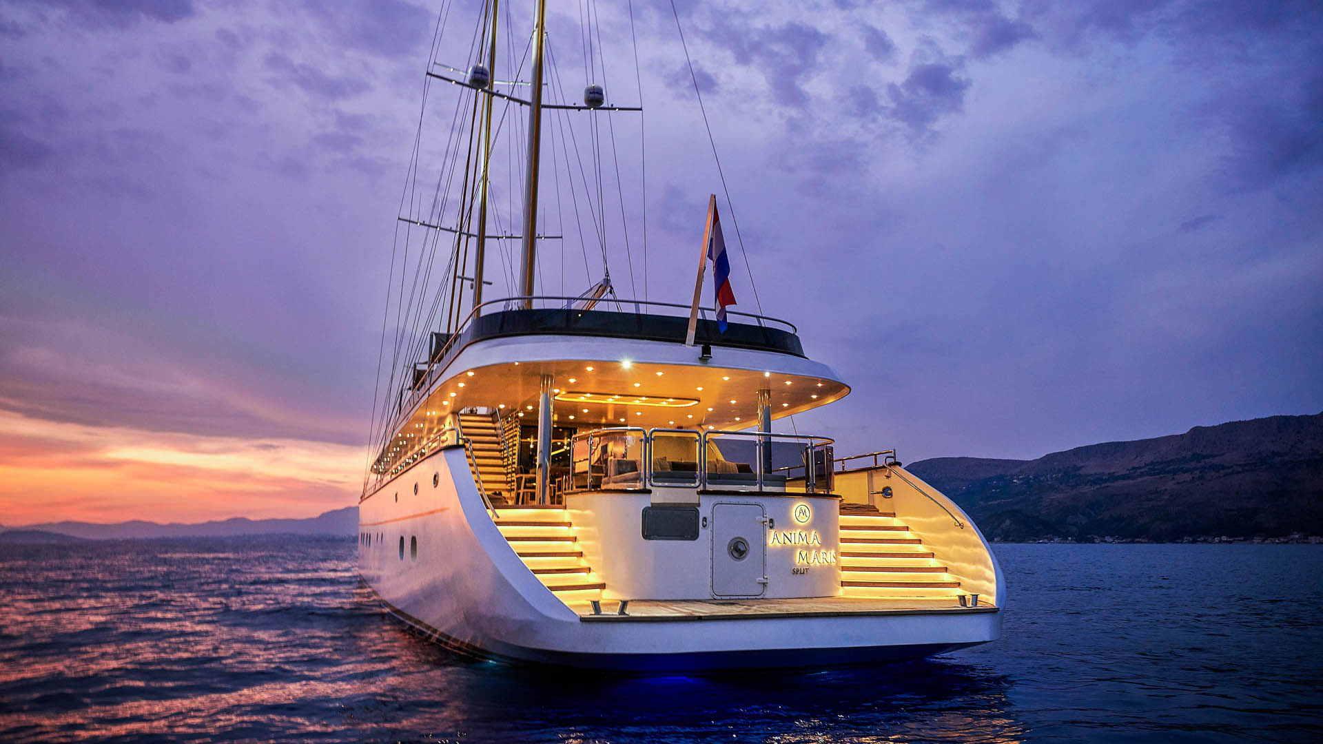 Anima Maris stern view