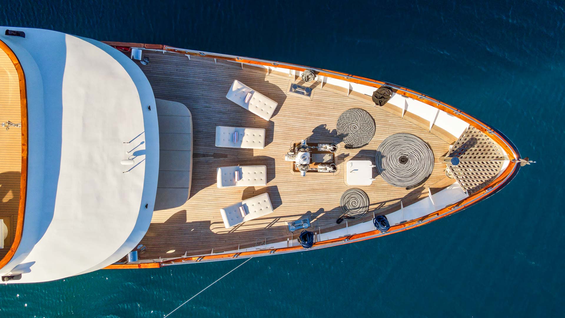 Cristal aerial view of the bow