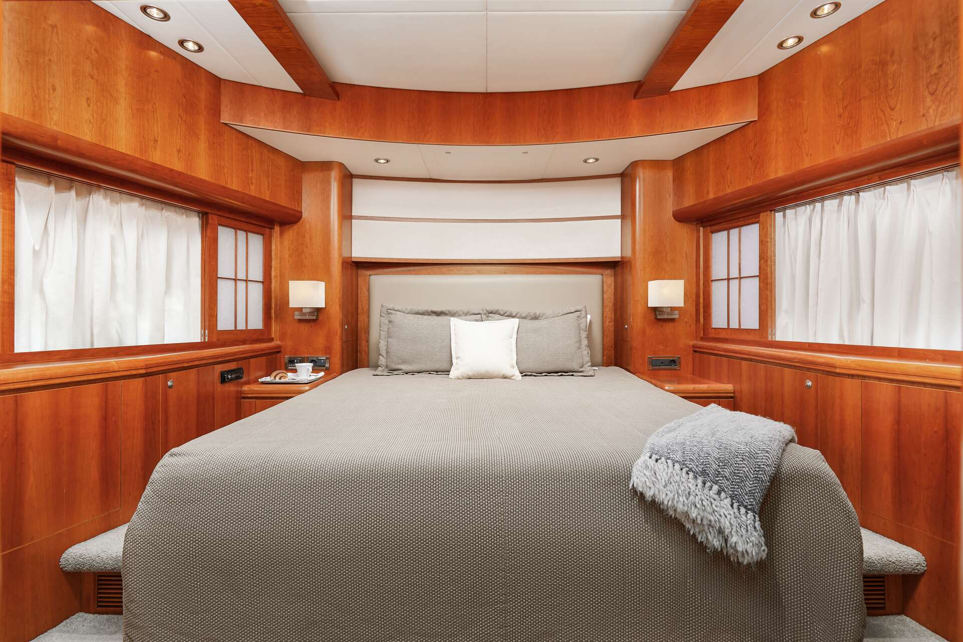 Double cabin