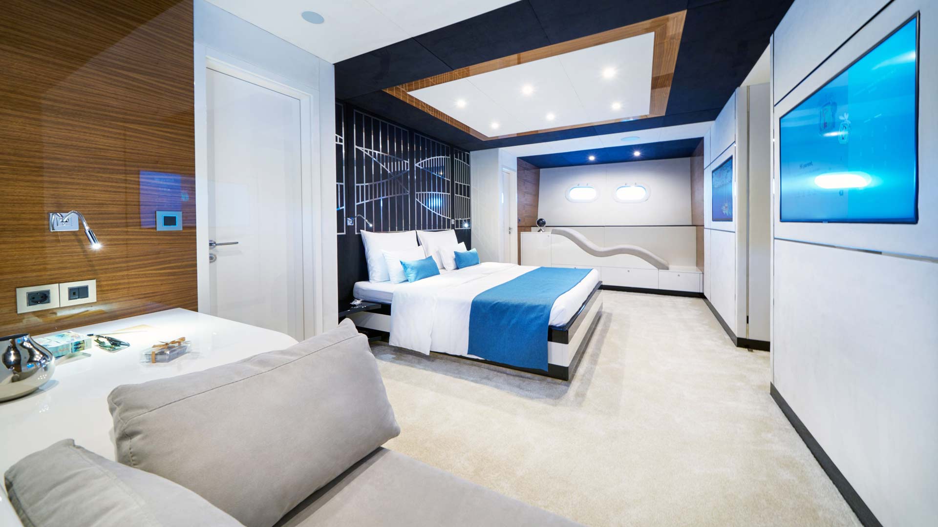 Acapella master cabin