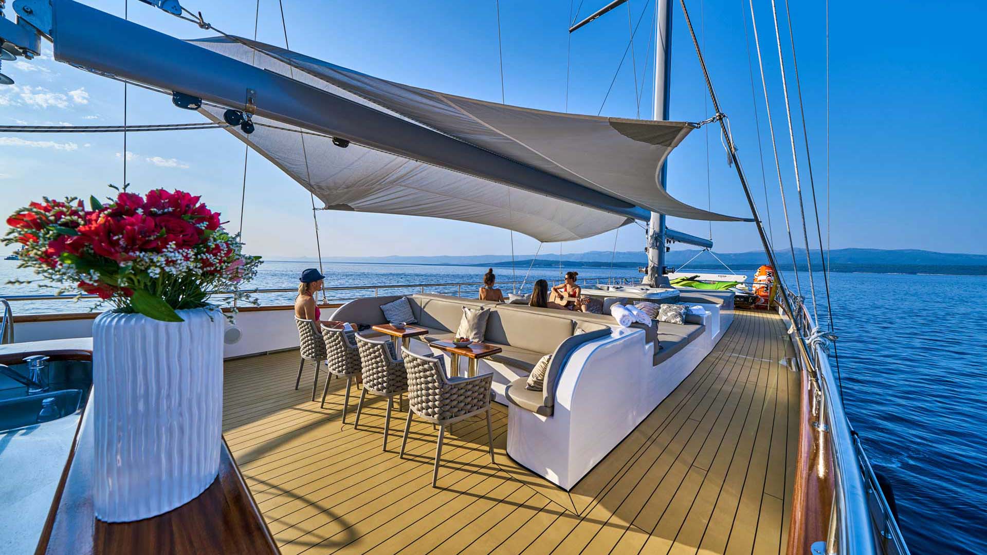 Dalmatino sun deck aft view