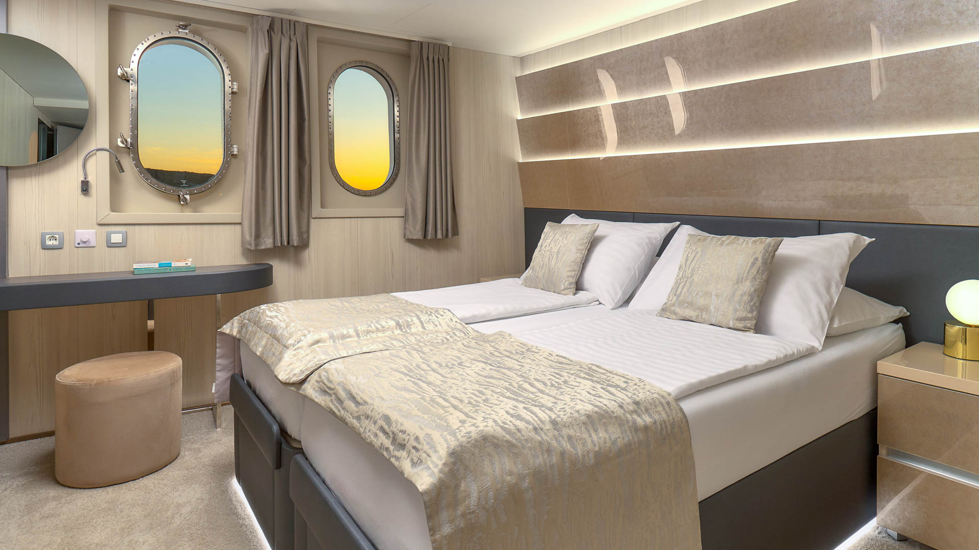 Cristal double cabin