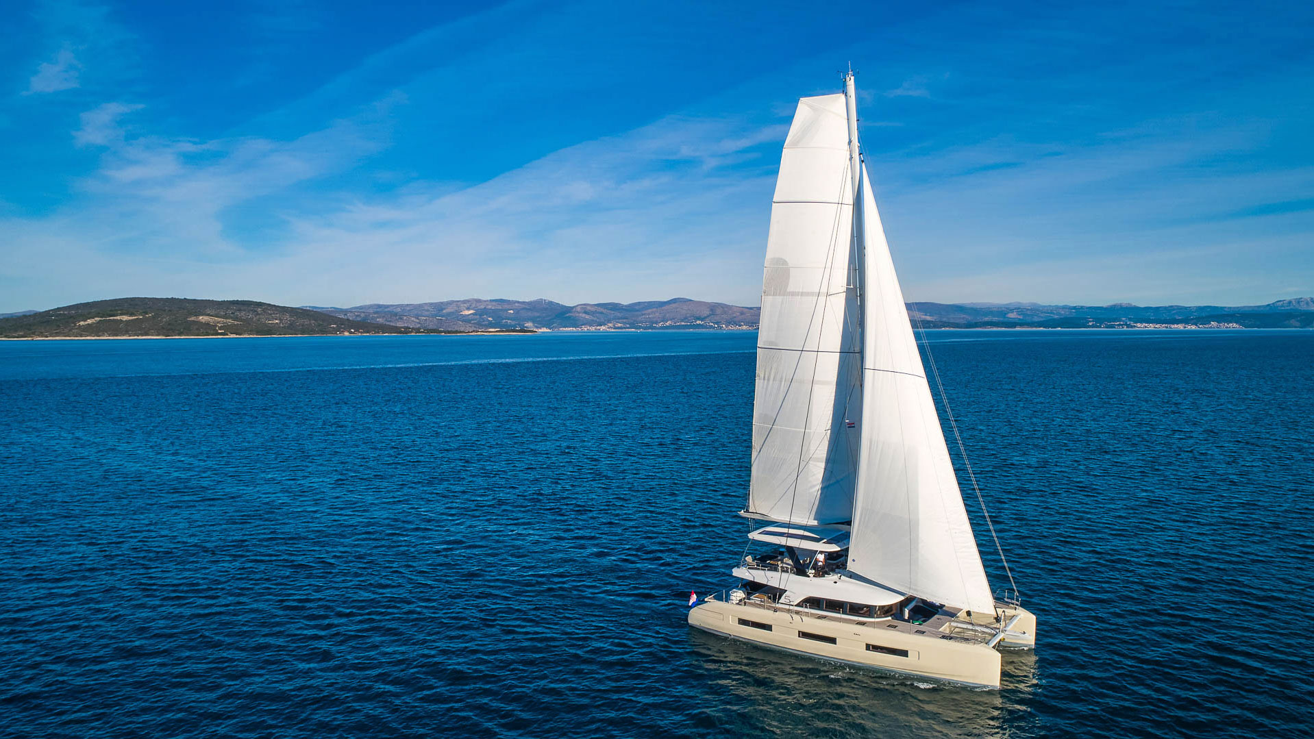 Sailing starboard