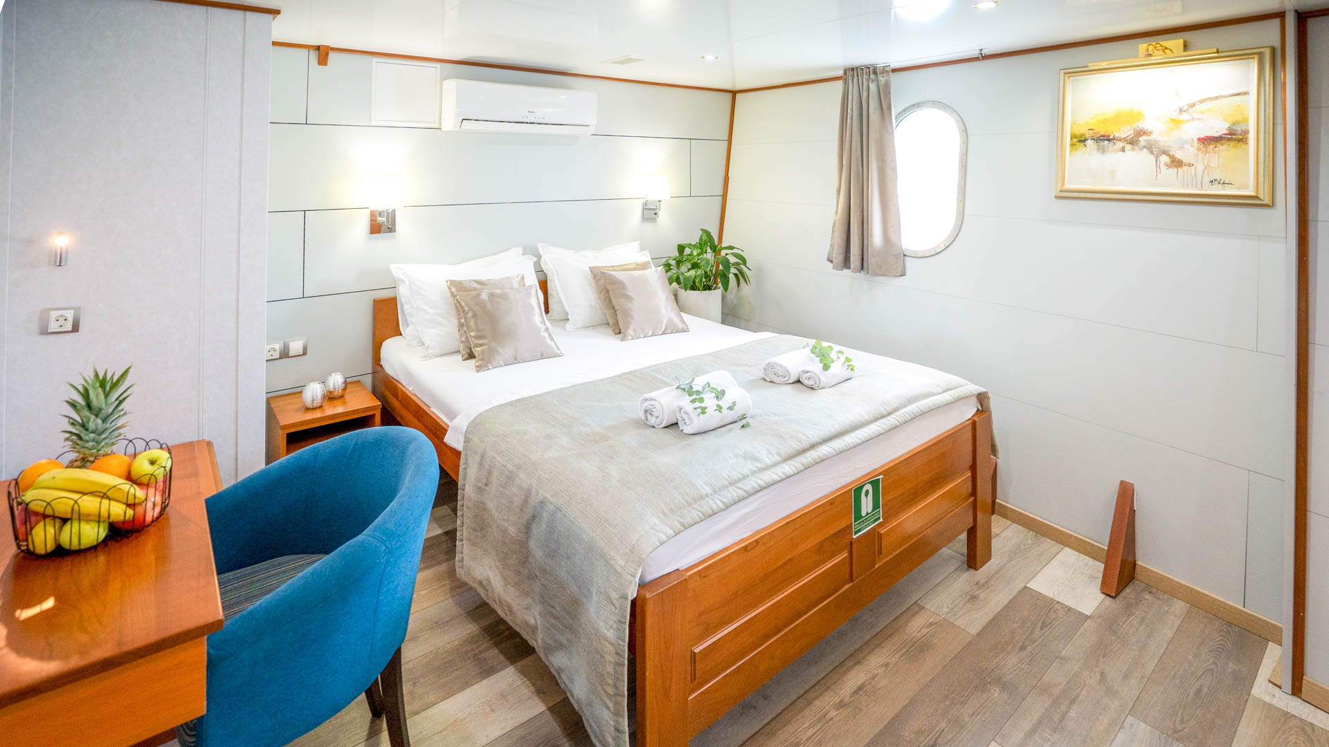 Karizma double cabin