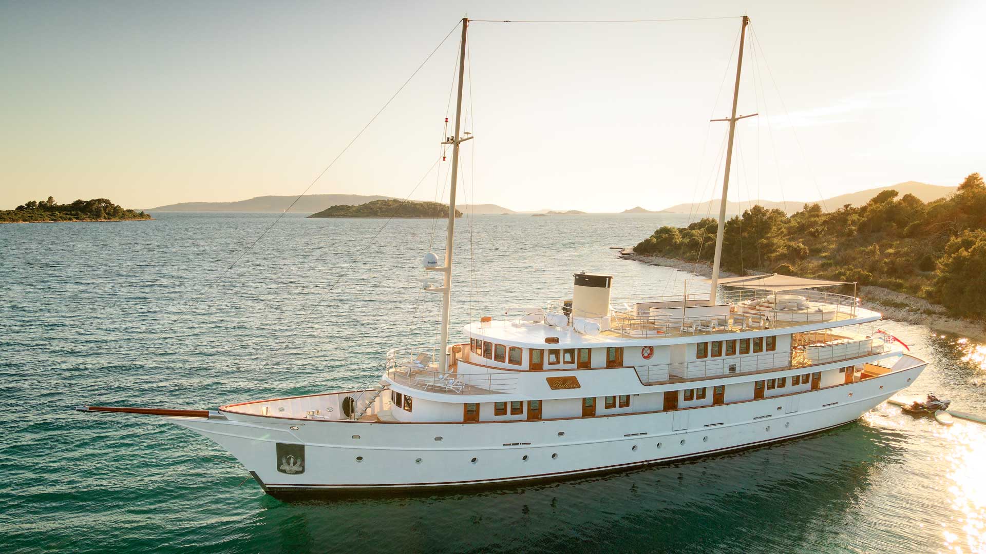 Bellezza anchored