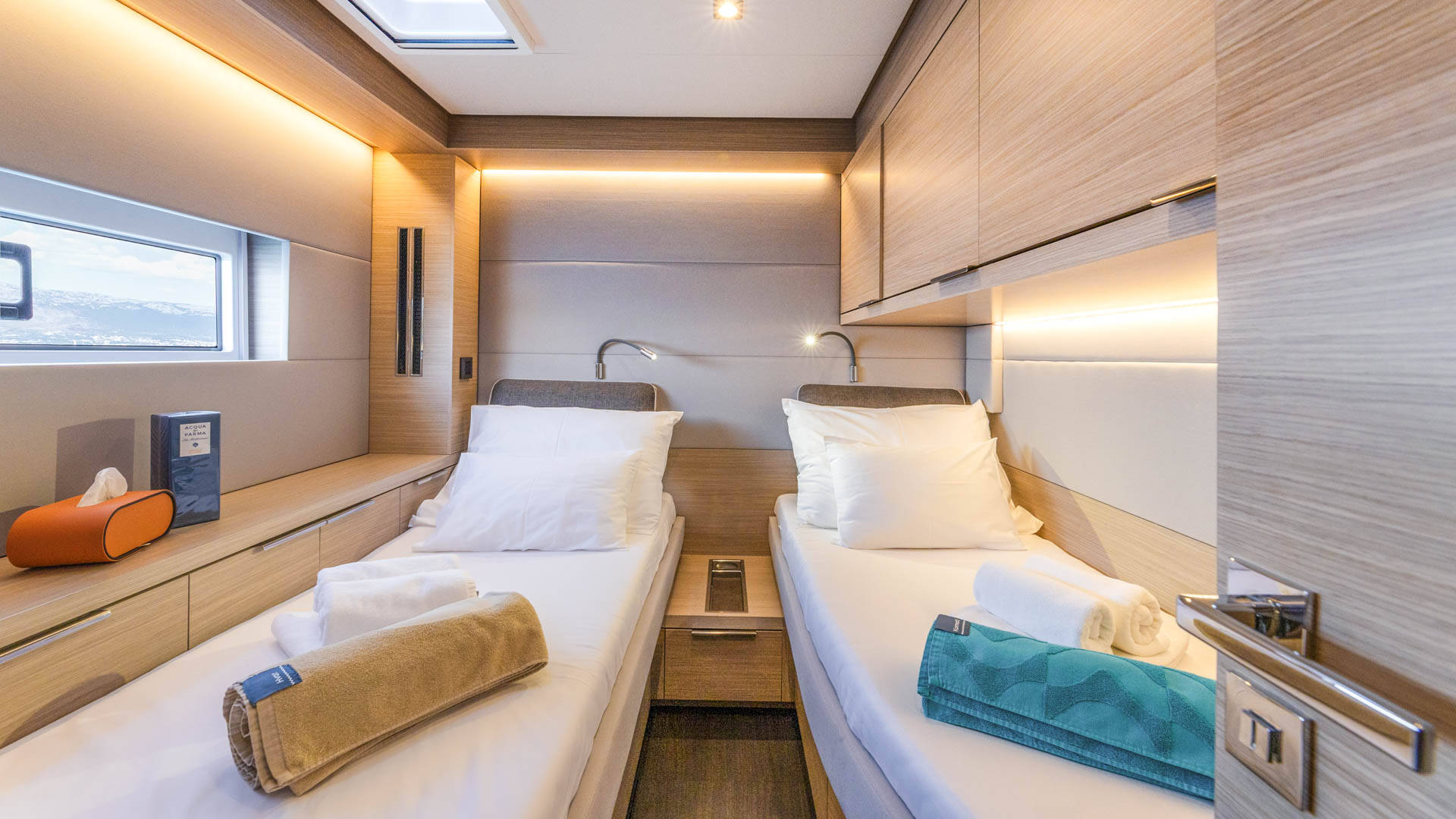 Twin cabin