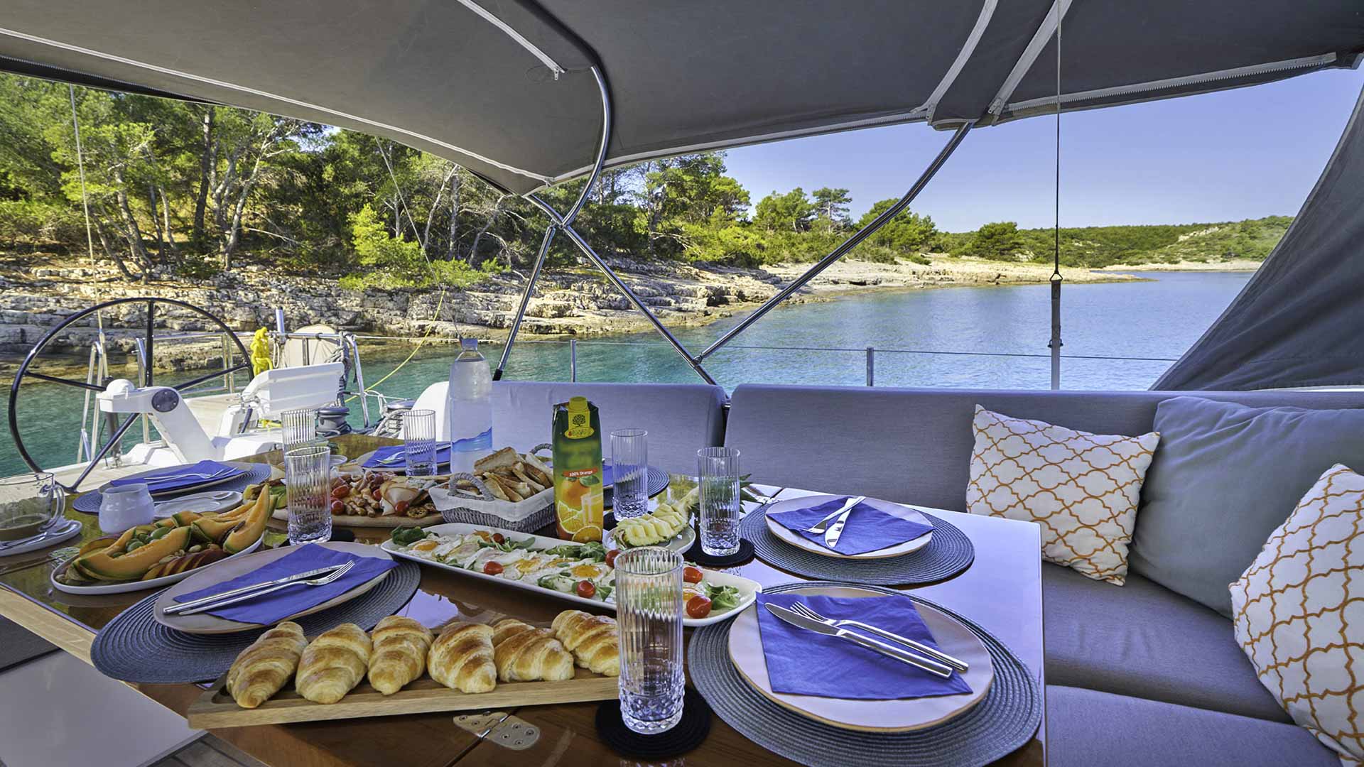 CNB 76 Aenea outside dining