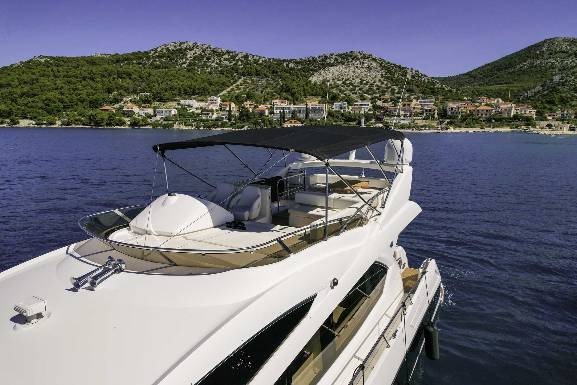 Flybridge side view