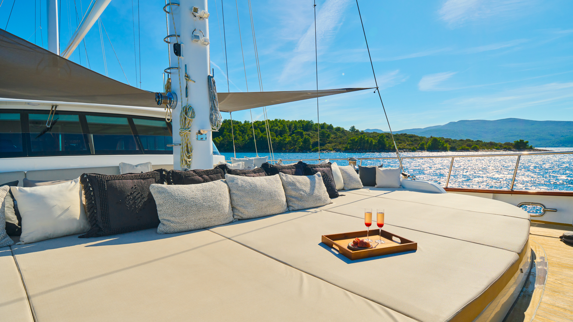 Bow lounge&nbsp;