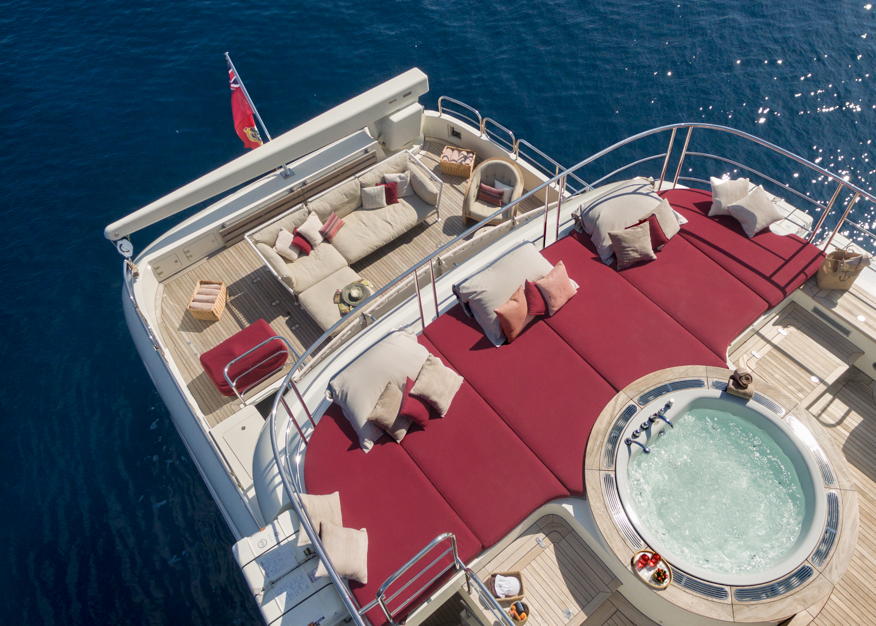 Sundeck aft jacuzzi and sunpads