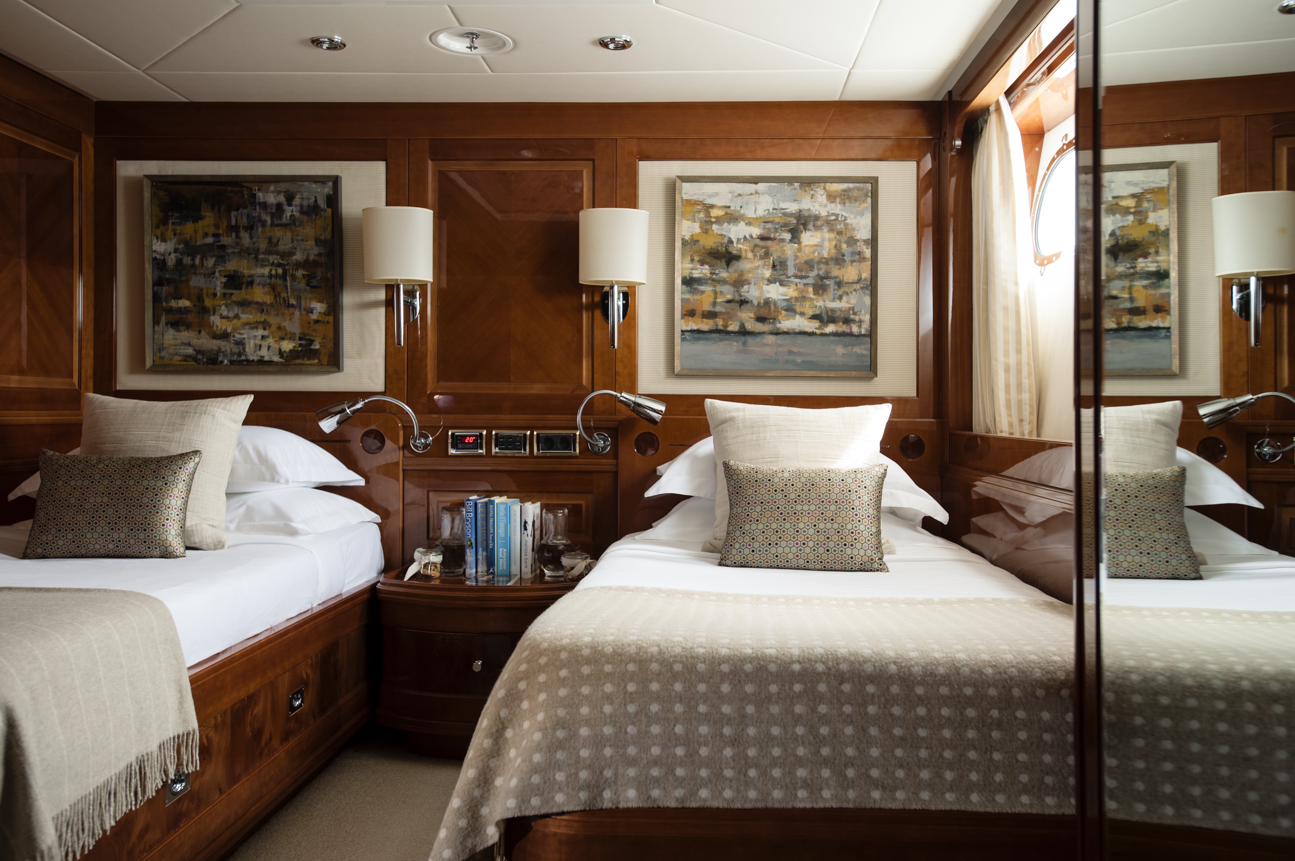 Lower deck twin cabin