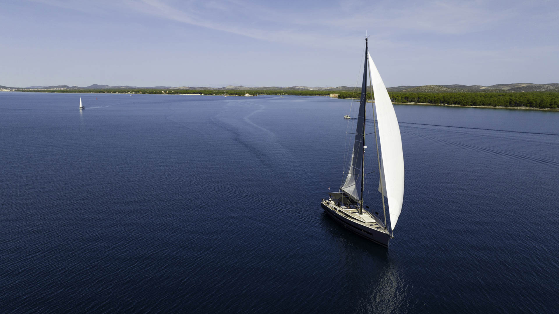 OCEANIS YACHT 62