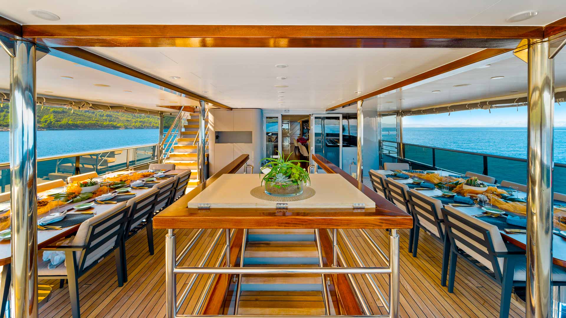 Freedom outdoor dining area