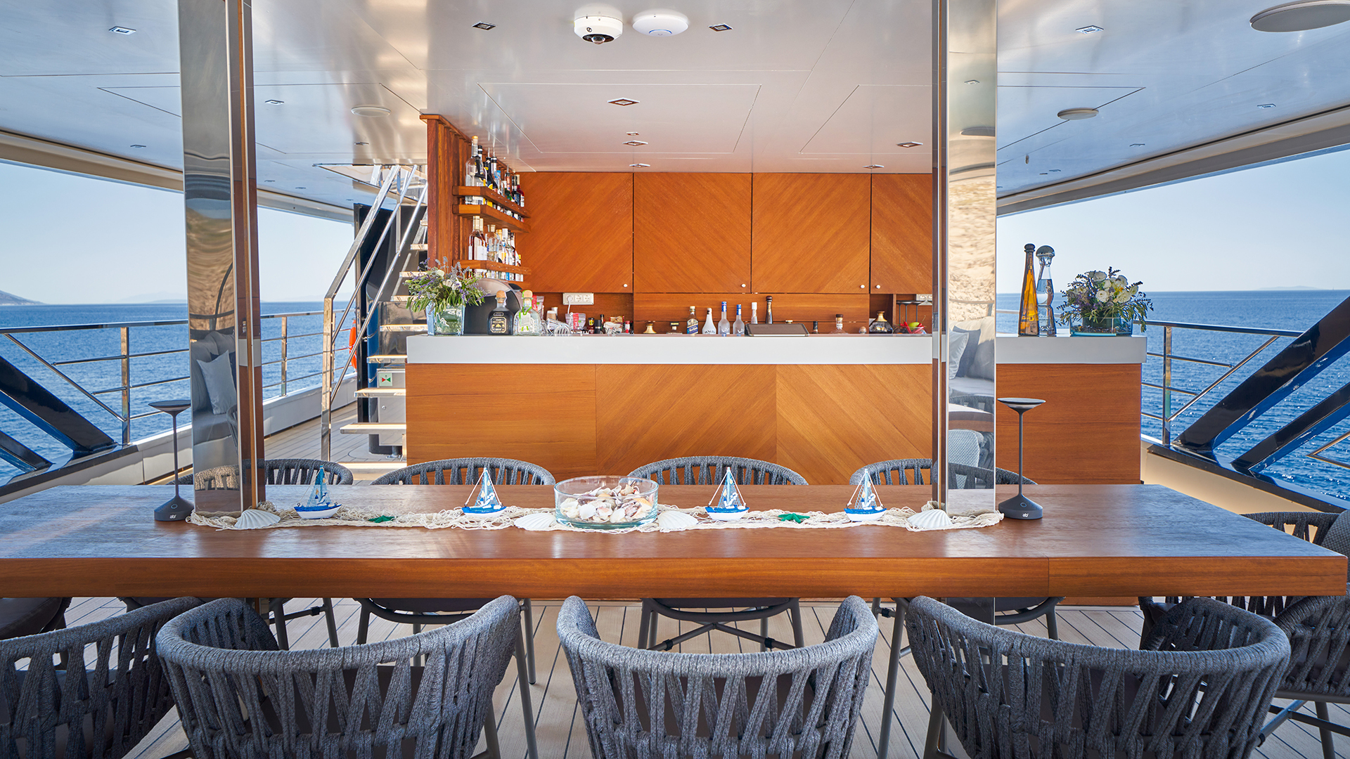 Bar beach deck&nbsp;