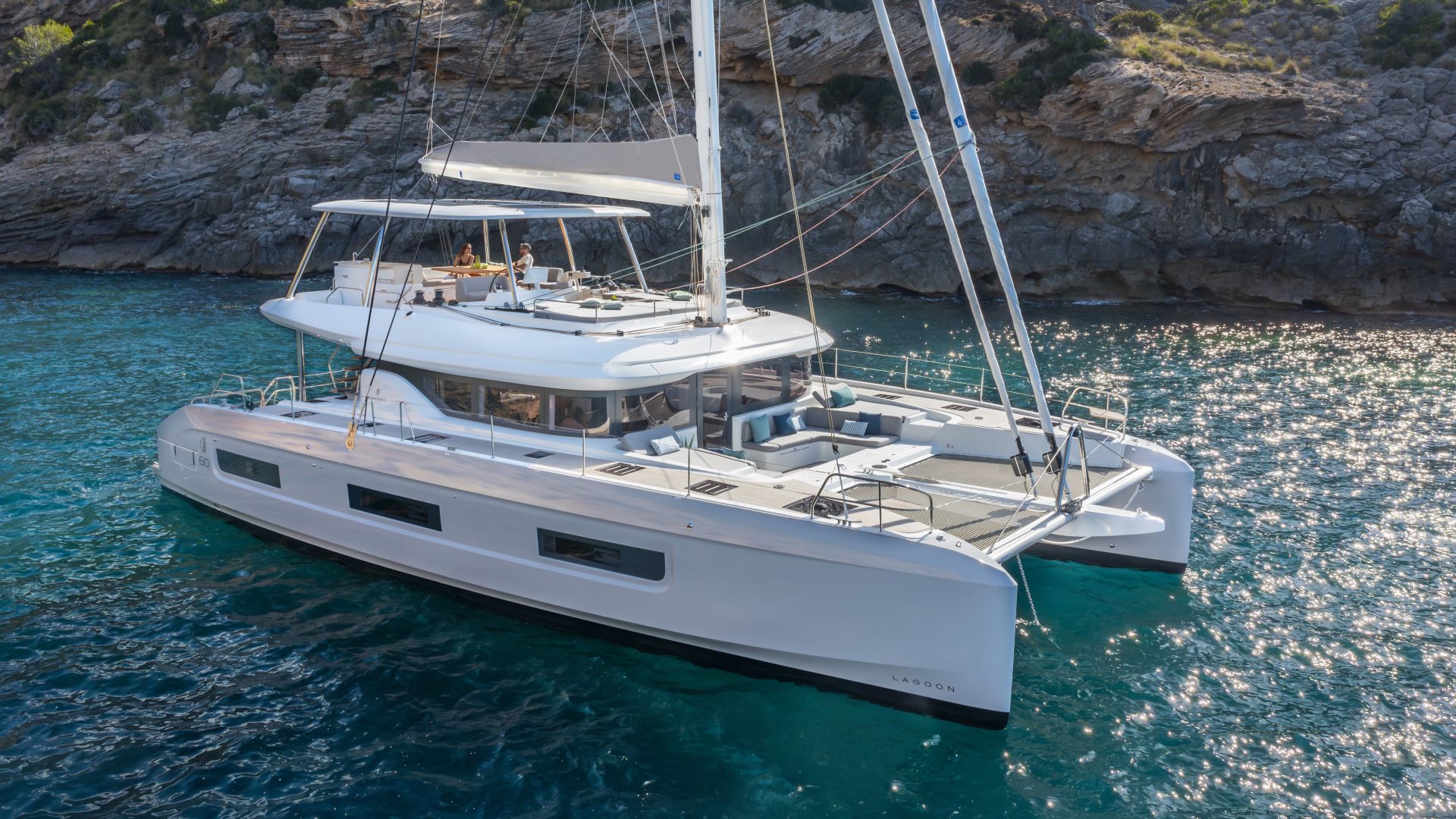 lagoon 60 - 1.jpg