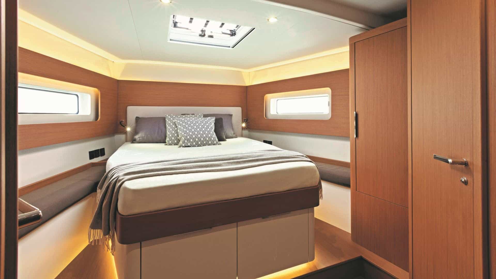 First 53 double cabin