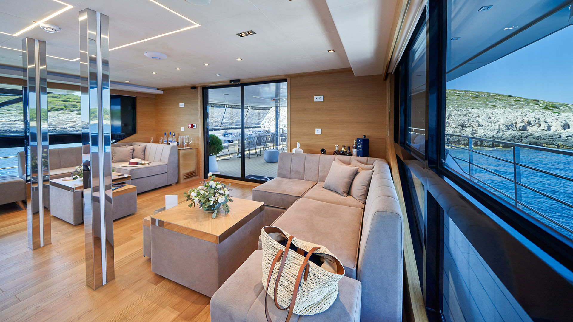 Interior upper deck