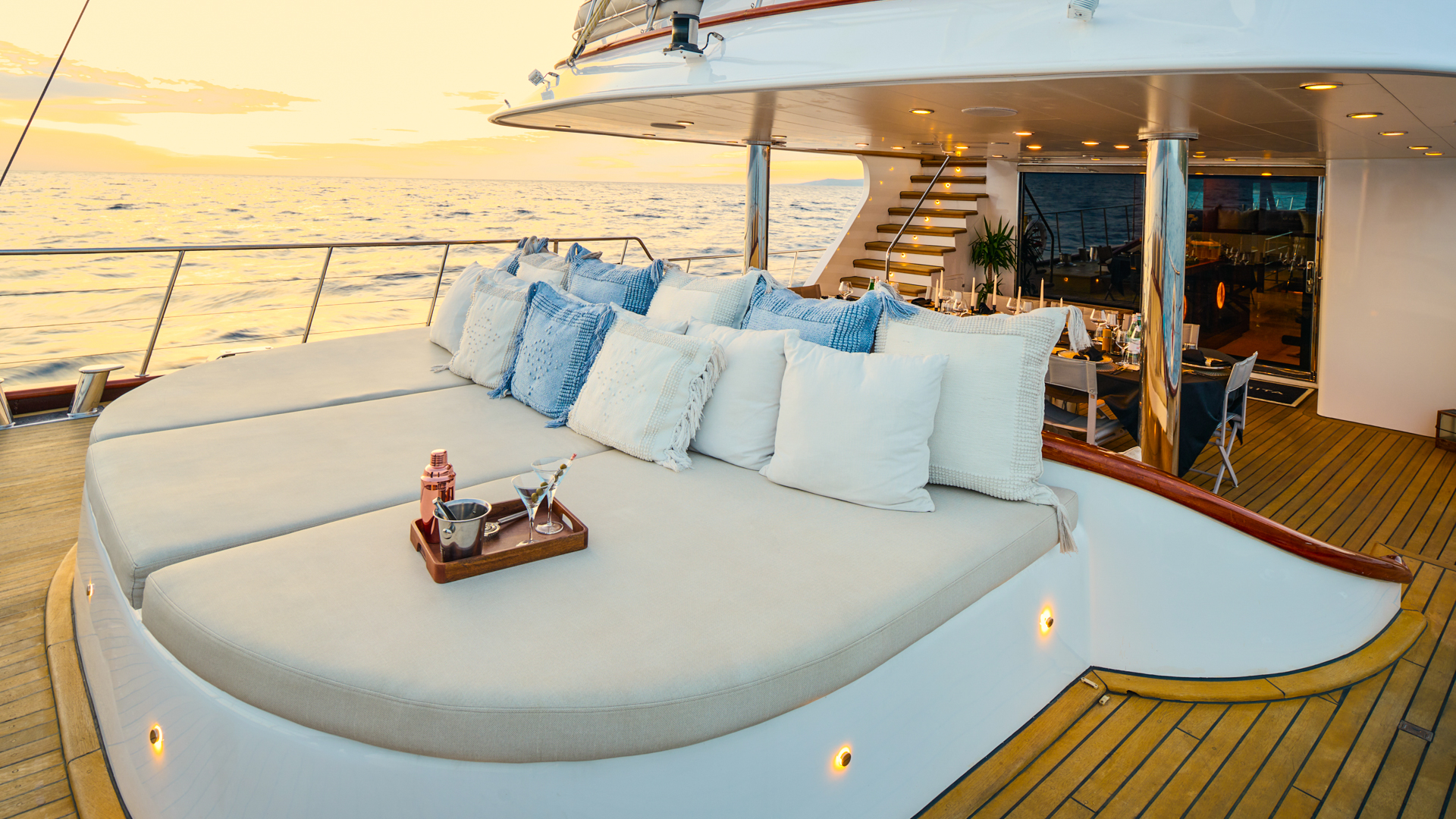 Aft lounge&nbsp;