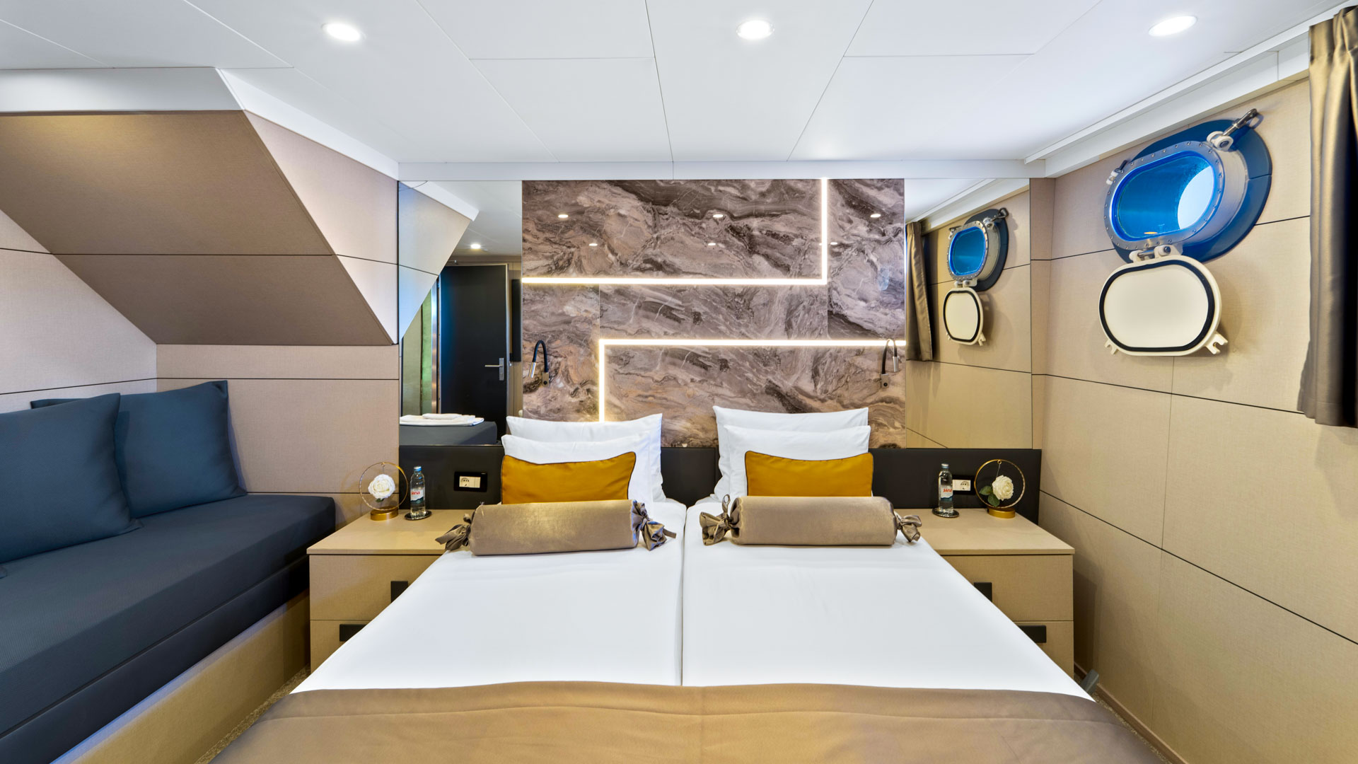 Freedom double cabin