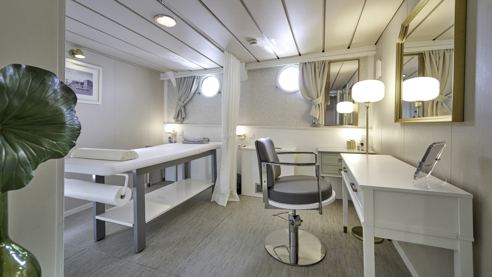 Massage room&nbsp;