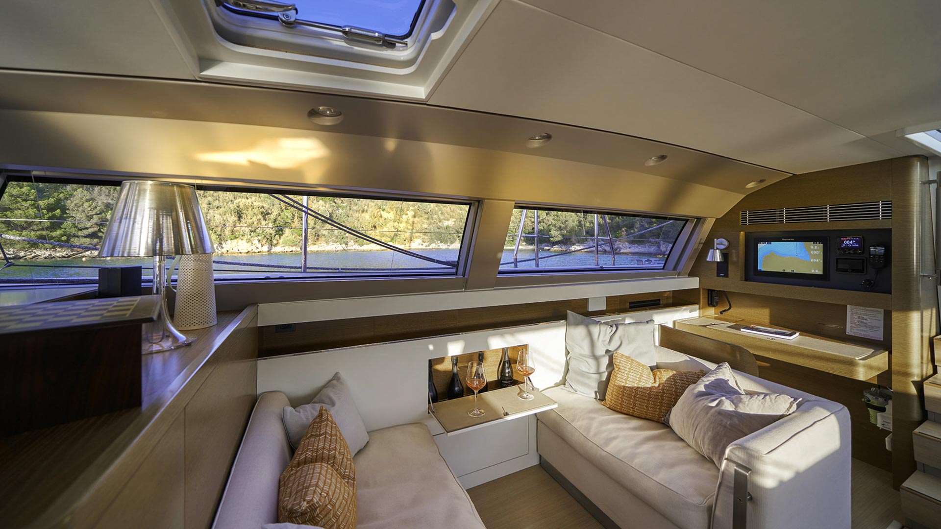 CNB 76 Aenea inside lounging area