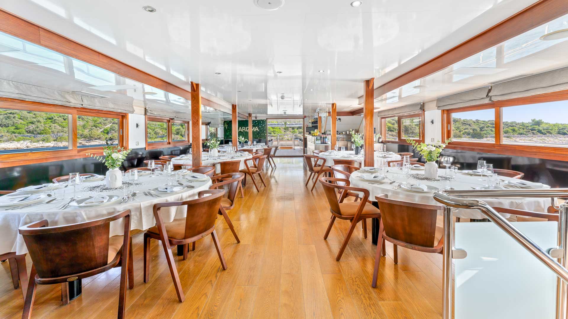 Karizma dining room