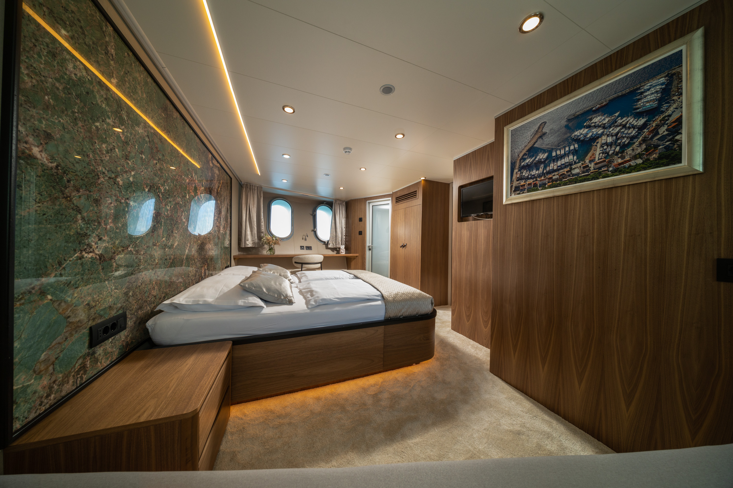 Olimp double cabin