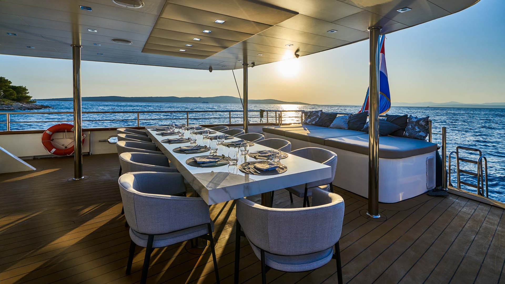 Dalmatino mai deck aft dining area