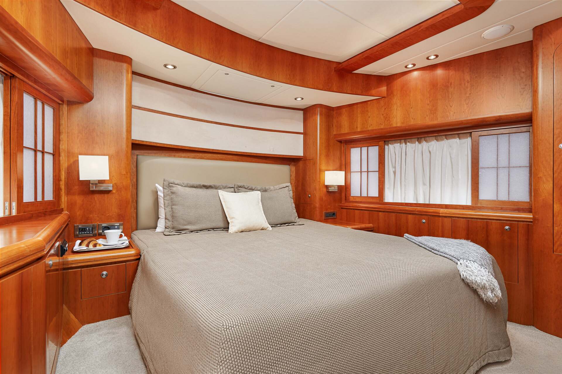 Double cabin