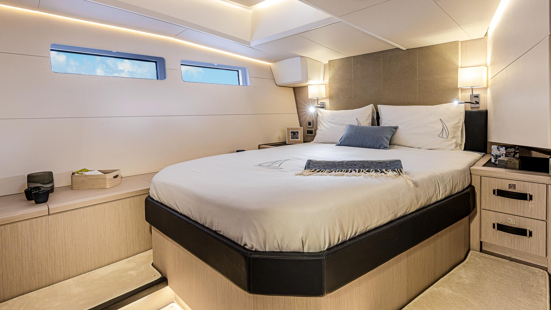 Jeanneu Yachts 60 double cabin