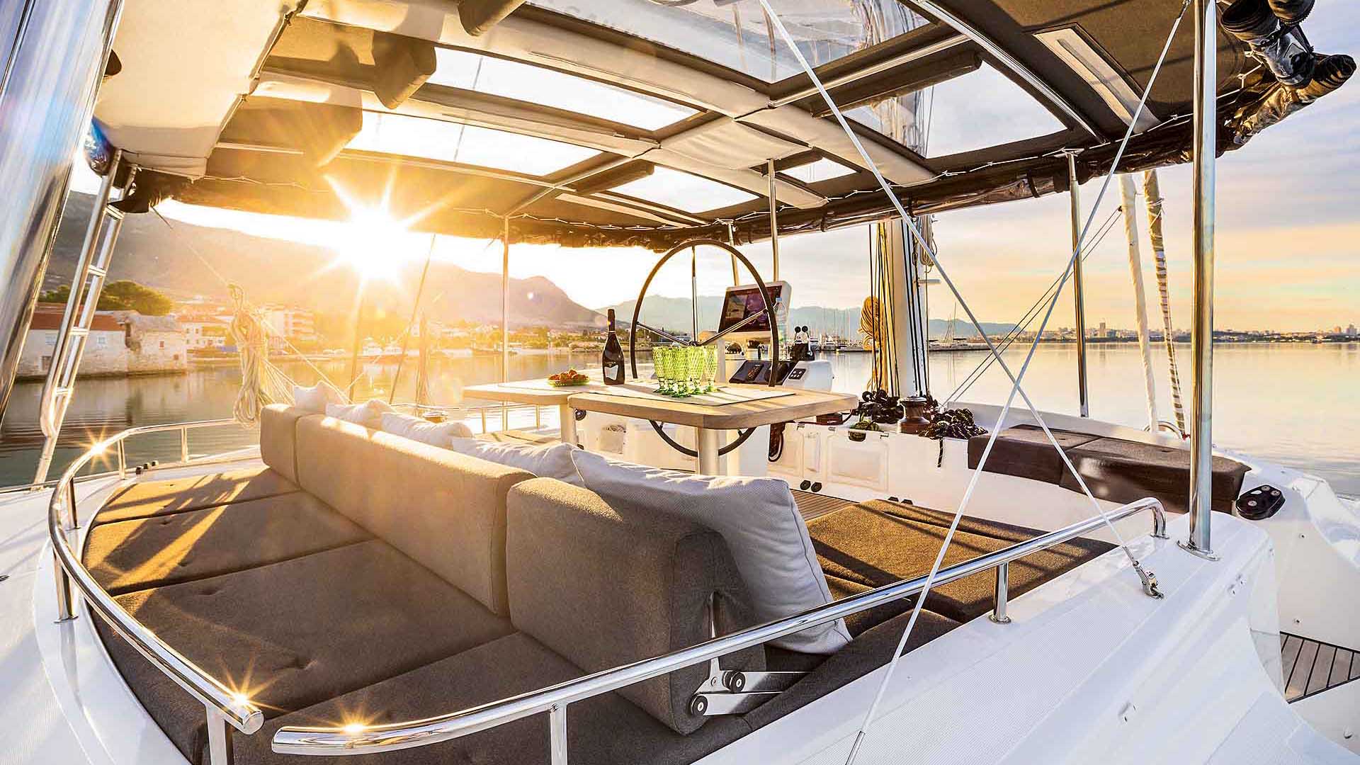 Lagoon 52F Flybridge