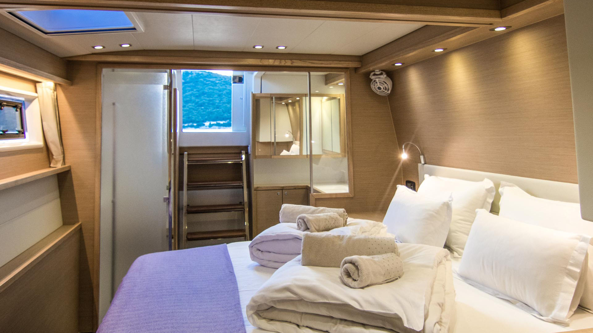 Aft starboard cabin of the Lagoon 560 S2 catamaran