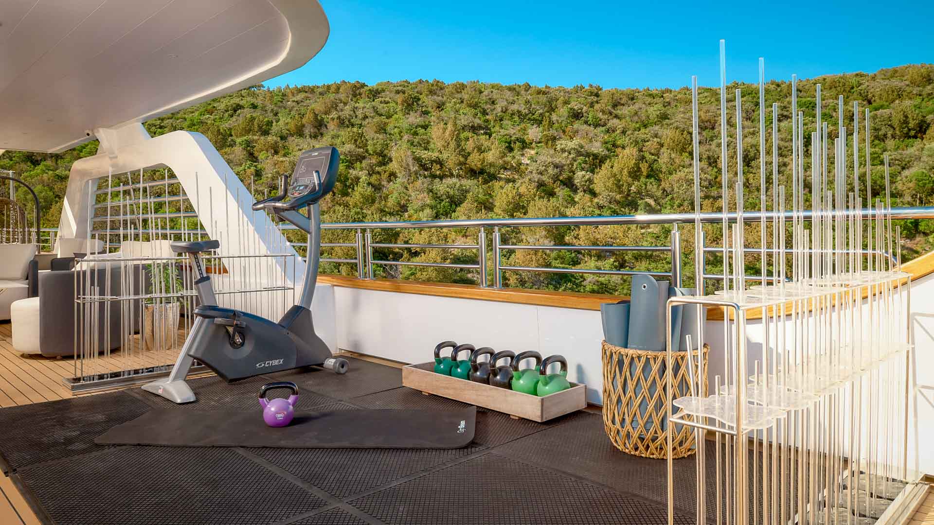 Cristal deck gym